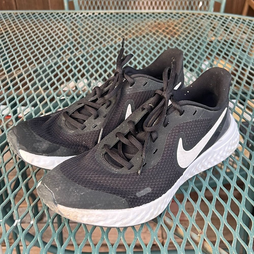 Nike Revolution 5 EXT Womens Sz 7Y Women’s 8.5 Black Running Shoes Sneakers